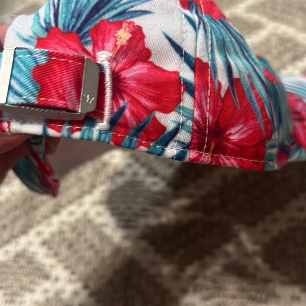 47 brand women’s fit Cleveland Cavaliers Hawaiian themed baseball hat - Picture 3 of 5